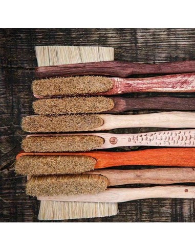 faza chaos - cepillo de madera con tallado irregular hecho a mano - faza brushes