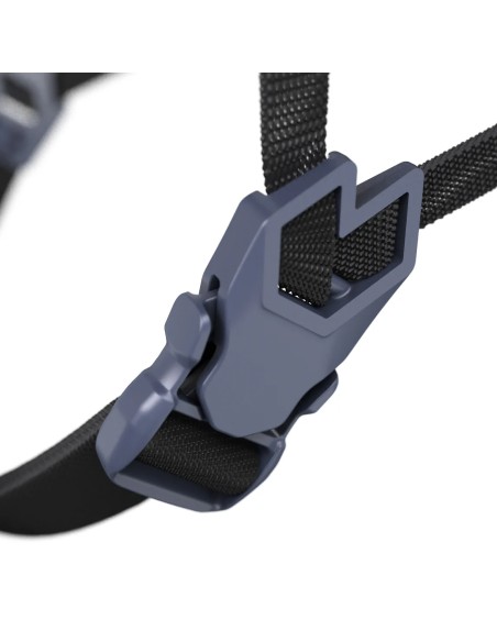 Blast Helmet (Black) - Casco ligero para escalada y alpinismo - Blue Ice