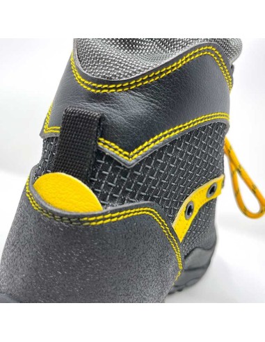Canyoning Adventure - Bota de barrancos - Cabrit