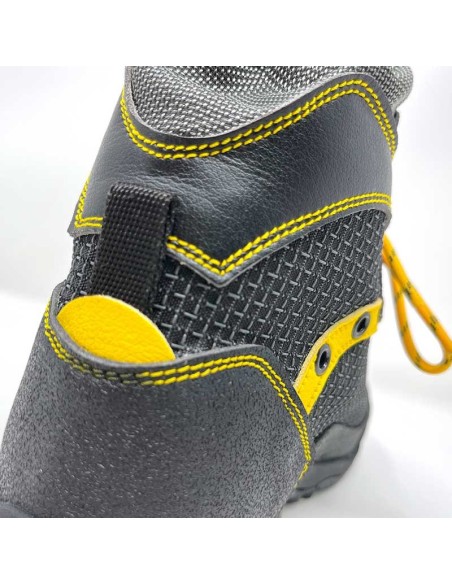Canyoning Adventure - Bota de barrancos - Cabrit